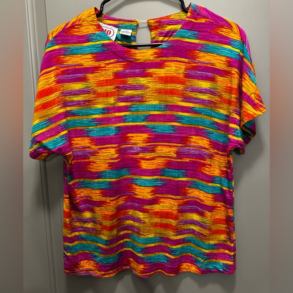 EMO Size M Colorful Rayon Pullover EUC